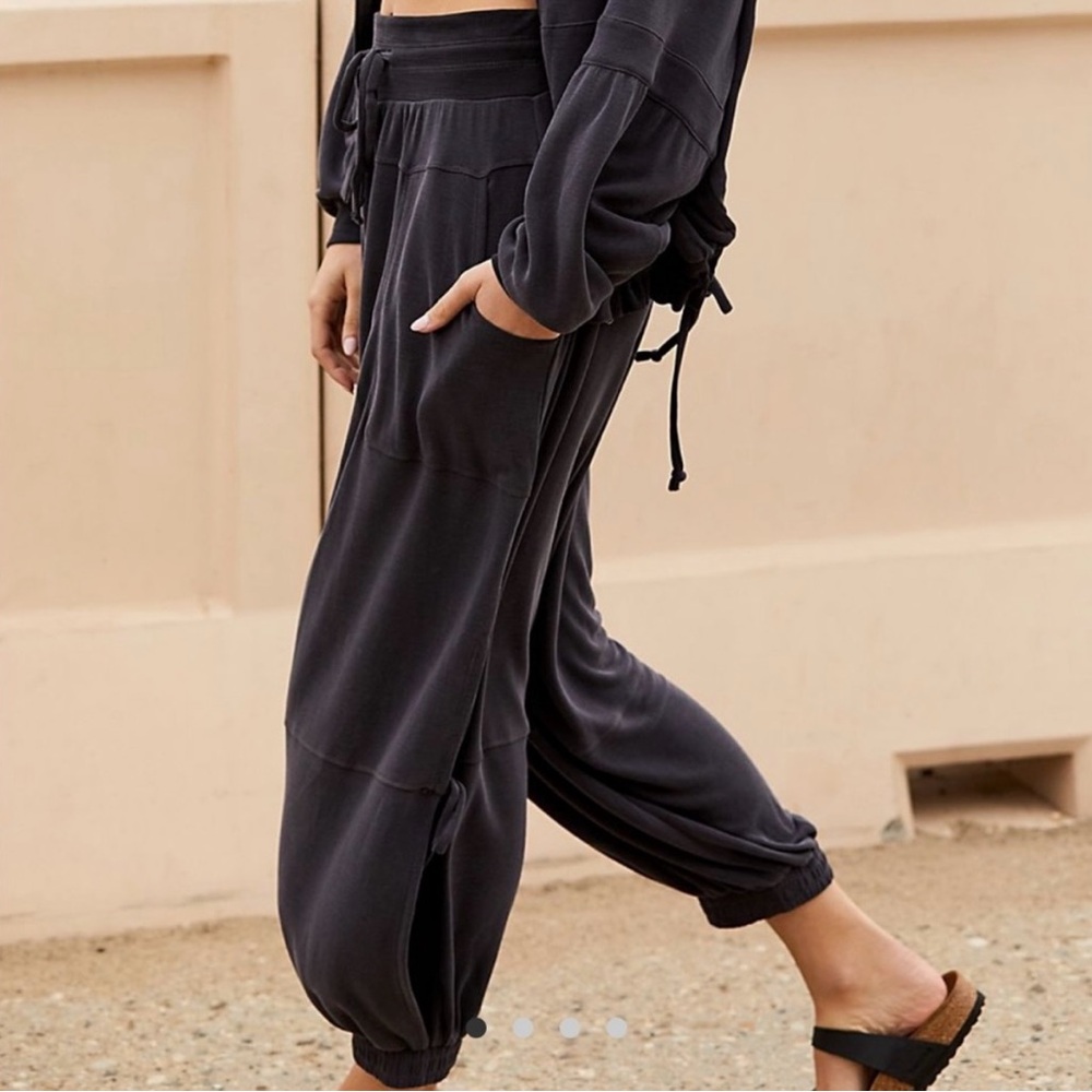 FP Movement Goldie Yoga Flow Drawstring Waistband Sweatpants in Brushed Black XS - Picture 3 of 10
